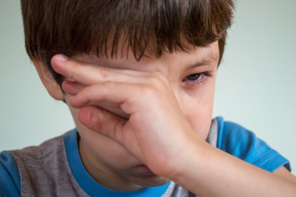 Первая помощь при ударе головой: что делать до приезда скорой, если сильно ударился головой